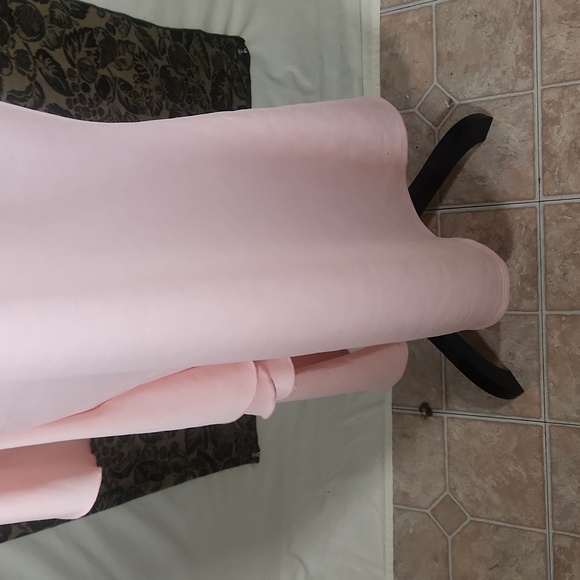 GOWN - Picture 5 of 9